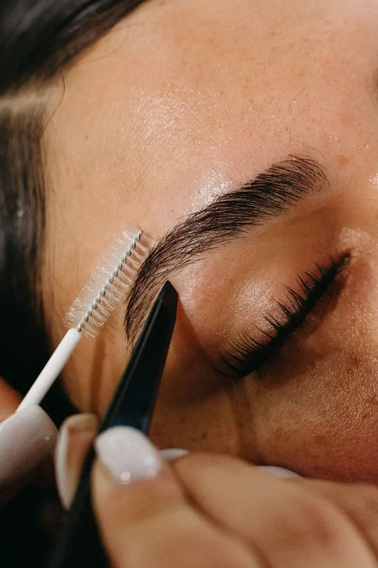 Коррекция и архитектура бровей в Туле
